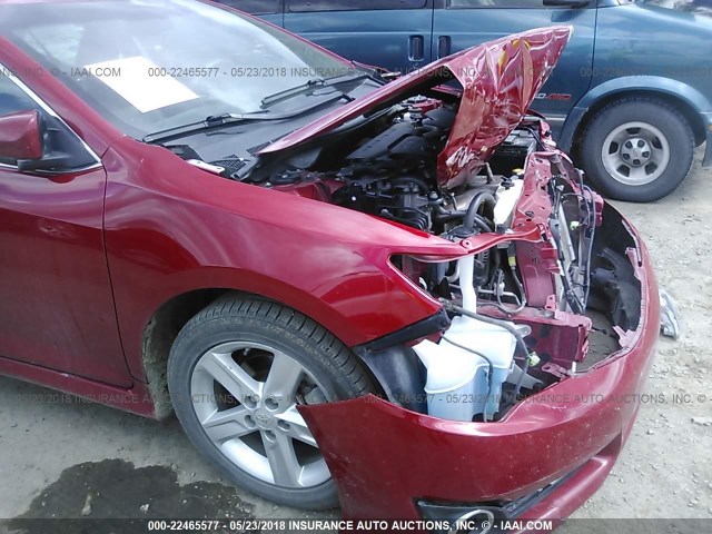 4T1BF1FK0DU655114 - 2013 TOYOTA CAMRY L/SE/LE/XLE წითელი ფოტო 6