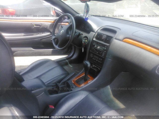 2T1FF28P62C561463 - 2002 TOYOTA CAMRY SOLARA SE/SLE ვერცხლისფერი ფოტო 5