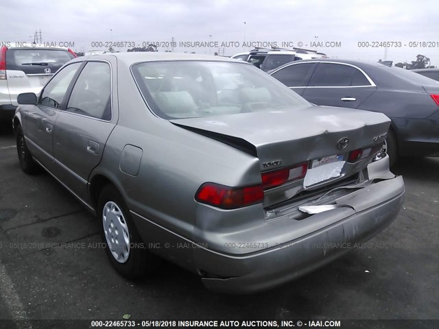 JT2BG22K2V0054009 - 1997 TOYOTA CAMRY LE/XLE GRAY photo 3