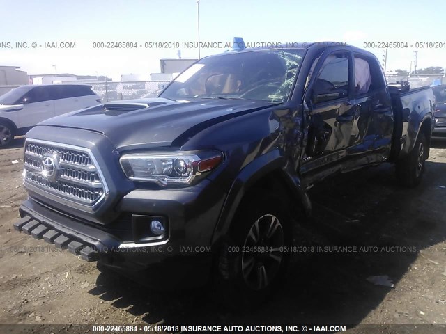 5TFBZ5DN2HX002756 - 2017 TOYOTA TACOMA DOUBLE CAB/SR5/TRD SPORT GRAY photo 2