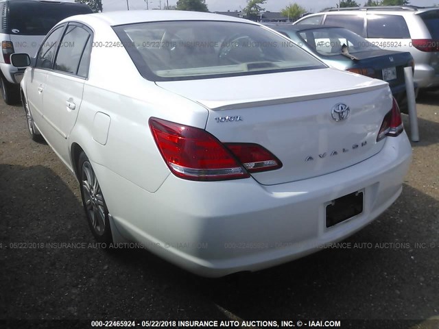 4T1BK36B57U248935 - 2007 TOYOTA AVALON XL/XLS/TOURING/LIMITED WHITE photo 3