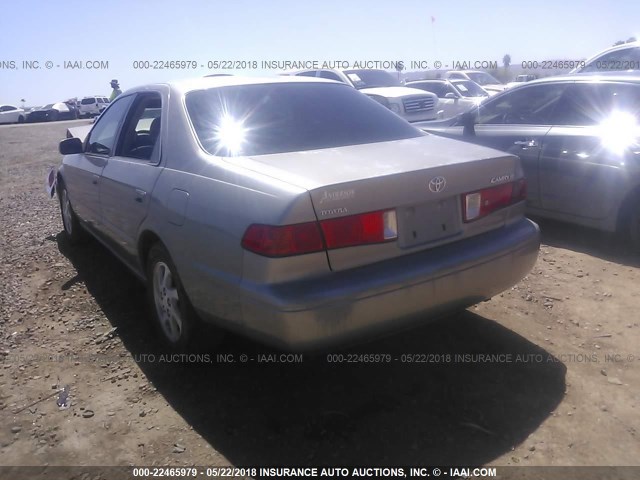 JT2BG22K7Y0444673 - 2000 TOYOTA CAMRY CE/LE/XLE GRAY photo 3