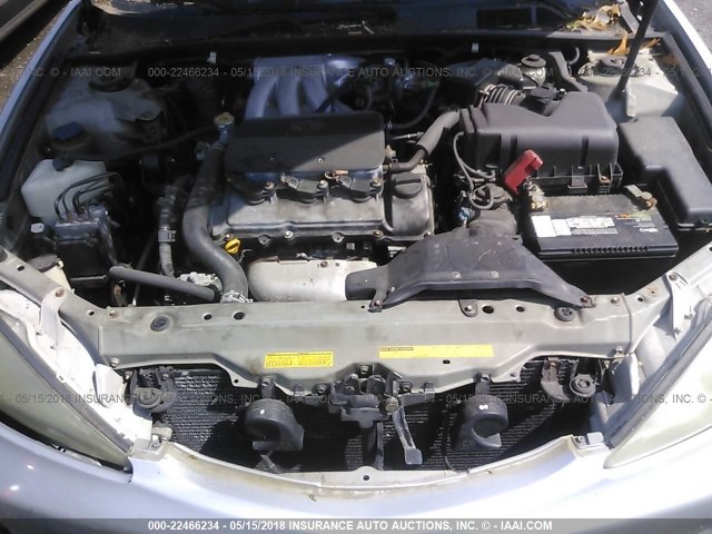 4T1BF30K02U003613 - 2002 TOYOTA CAMRY LE/XLE/SE ბეჟი ფოტო 10