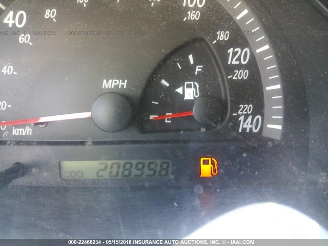 4T1BF30K02U003613 - 2002 TOYOTA CAMRY LE/XLE/SE ბეჟი ფოტო 7