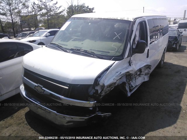 1GAZG1FG0D1185303 - 2013 CHEVROLET EXPRESS G3500 LT WHITE photo 2