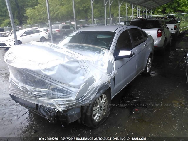 1FAHP35N08W134574 - 2008 FORD FOCUS SE/SEL/SES SILVER photo 2