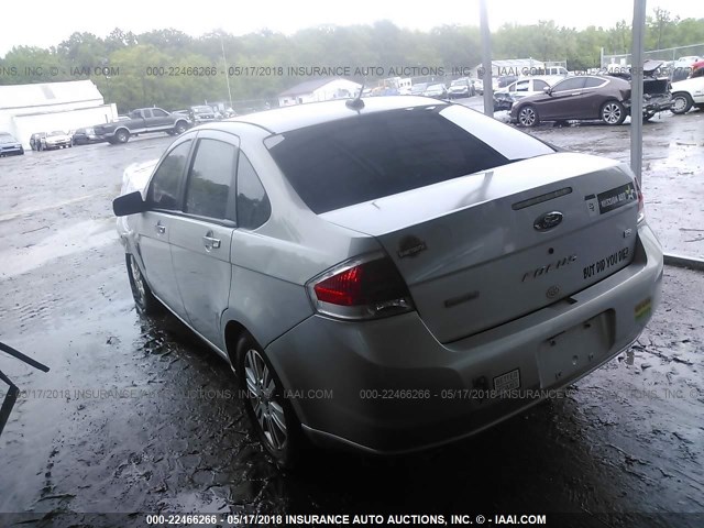 1FAHP35N08W134574 - 2008 FORD FOCUS SE/SEL/SES SILVER photo 3