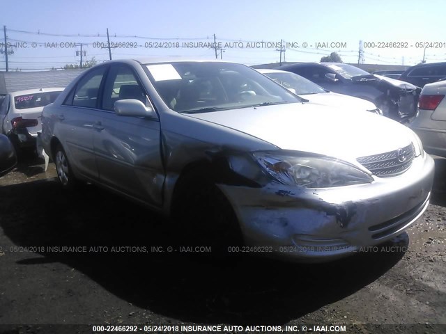 4T1BE32K43U163141 - 2003 TOYOTA CAMRY LE/XLE/SE ვერცხლისფერი ფოტო 1