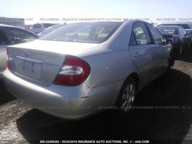4T1BE32K43U163141 - 2003 TOYOTA CAMRY LE/XLE/SE ვერცხლისფერი ფოტო 4