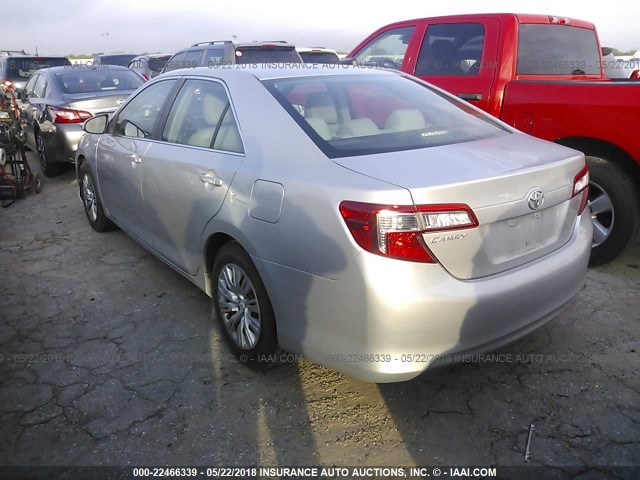 4T4BF1FK6DR297412 - 2013 TOYOTA CAMRY L/SE/LE/XLE SILVER photo 3