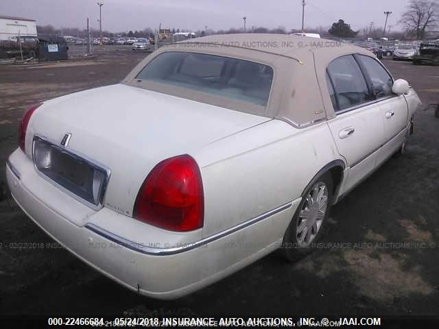 1LNHM83W74Y609532 - 2004 LINCOLN TOWN CAR ULTIMATE WHITE photo 4