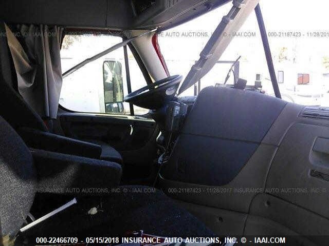 1FUGGLDR6HLGZ8740 - 2017 FREIGHTLINER CASCADIA 125  RED photo 5