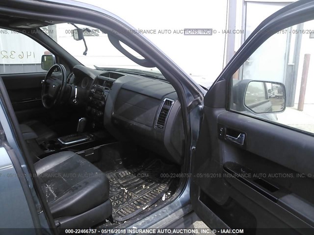 1FMCU9EG3BKA80781 - 2011 FORD ESCAPE LIMITED BLUE photo 5