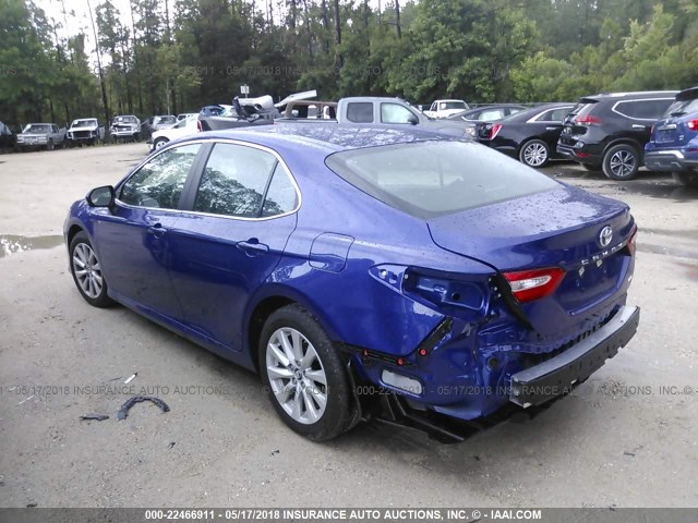 4T1B11HK9JU590478 - 2018 TOYOTA CAMRY L/LE/XLE/SE/XSE BLUE photo 3