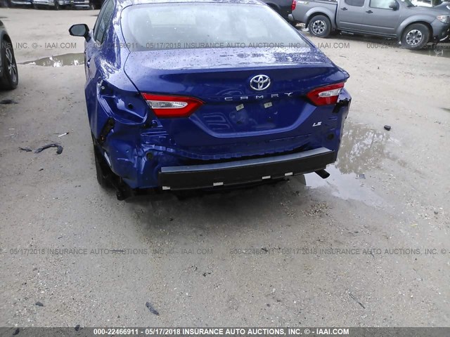 4T1B11HK9JU590478 - 2018 TOYOTA CAMRY L/LE/XLE/SE/XSE BLUE photo 6