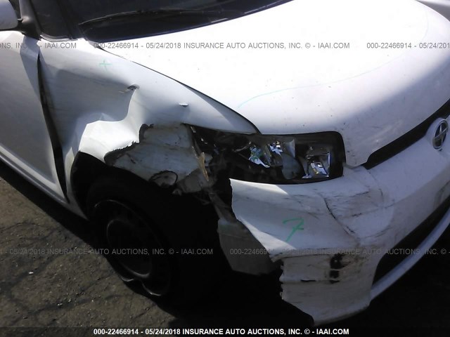 JTLZE4FE9B1121601 - 2011 TOYOTA SCION XB WHITE photo 6