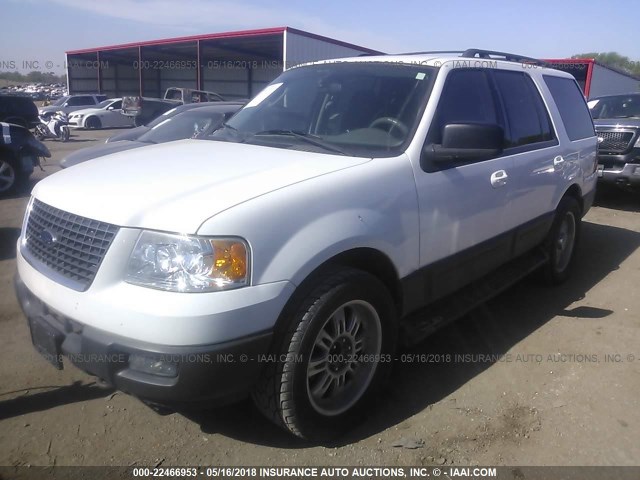 1FMPU16505LB09362 - 2005 FORD EXPEDITION XLT WHITE photo 2