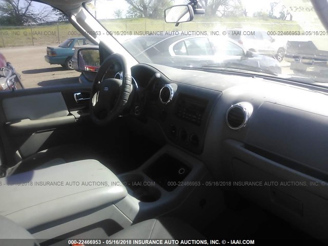 1FMPU16505LB09362 - 2005 FORD EXPEDITION XLT თეთრი ფოტო 5