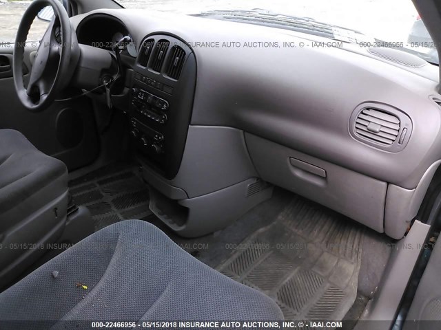 1C4GJ25B42B711953 - 2002 CHRYSLER VOYAGER BLUE photo 5