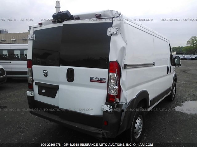 3C6TRVAG0JE109635 - 2018 RAM PROMASTER 1500 1500 STANDARD WHITE photo 4