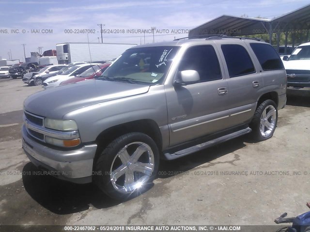 1GNEC13T81R129942 - 2001 CHEVROLET TAHOE C1500 SILVER photo 2