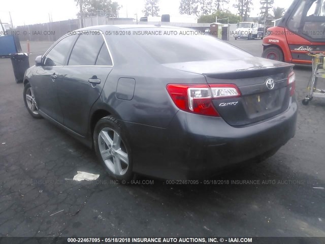 4T1BF1FK2CU611680 - 2012 TOYOTA CAMRY SE/LE/XLE GRAY photo 3