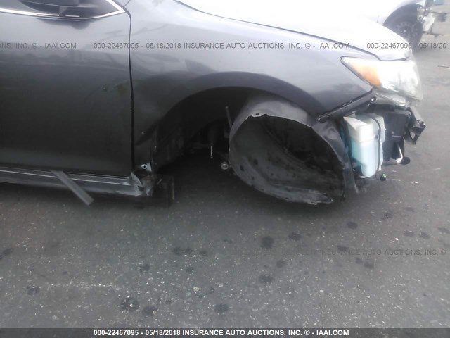 4T1BF1FK2CU611680 - 2012 TOYOTA CAMRY SE/LE/XLE 灰色 照片 6