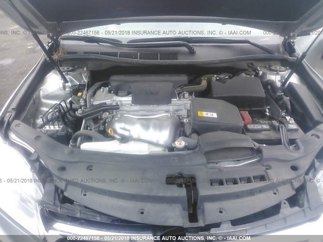 4T1BF1FK7HU709577 - 2017 TOYOTA CAMRY LE/XLE/SE/XSE SILVER photo 10