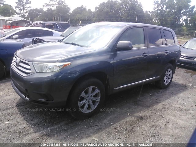 5TDZA3EH5DS033647 - 2013 TOYOTA HIGHLANDER PLUS GRAY photo 2