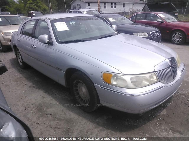 1LNFM81W0WY732036 - 1998 LINCOLN TOWN CAR EXECUTIVE Серебристый фото 1
