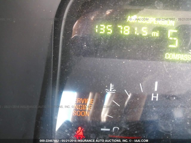 1LNFM81W0WY732036 - 1998 LINCOLN TOWN CAR EXECUTIVE Серебристый фото 7