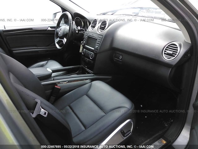 4JGBB8GB8BA759139 - 2011 MERCEDES-BENZ ML 350 4MATIC SILVER photo 5