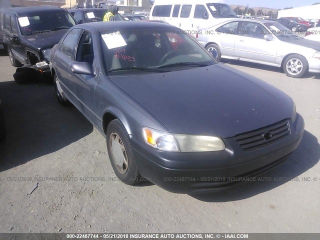 4T1BG22K3XU563198 - 1999 TOYOTA CAMRY CE/LE/XLE 灰色 照片 1