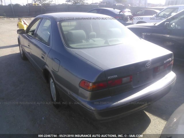 4T1BG22K3XU563198 - 1999 TOYOTA CAMRY CE/LE/XLE 灰色 照片 3