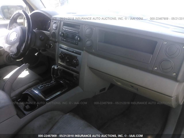 1J8HG48K46C136384 - 2006 JEEP COMMANDER TAN photo 5
