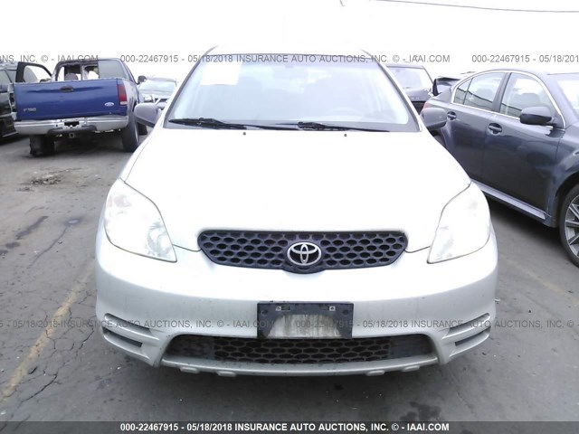 2T1KR32EX4C209007 - 2004 TOYOTA COROLLA MATRIX XR SILVER photo 6