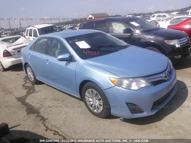 4T4BF1FK8DR328546 - 2013 TOYOTA CAMRY L/SE/LE/XLE 浅蓝色 照片 1