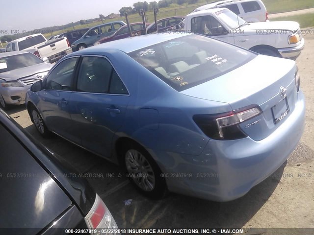 4T4BF1FK8DR328546 - 2013 TOYOTA CAMRY L/SE/LE/XLE 浅蓝色 照片 3
