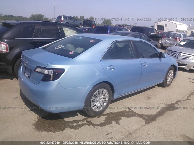 4T4BF1FK8DR328546 - 2013 TOYOTA CAMRY L/SE/LE/XLE Light Blue photo 4