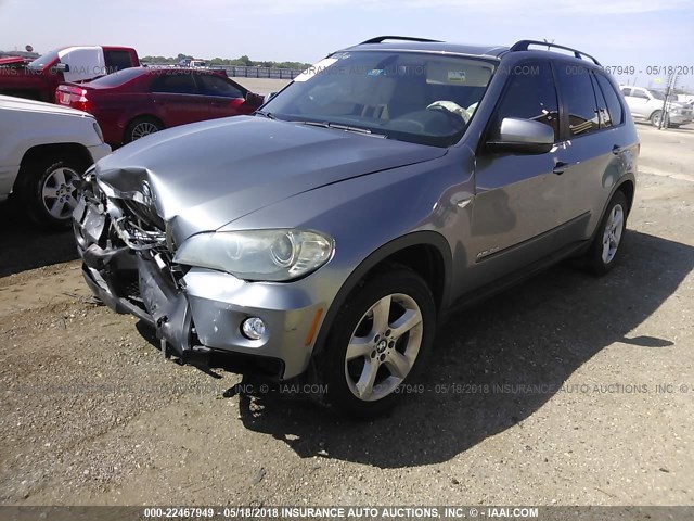 5UXFF03569LJ97962 - 2009 BMW X5 XDRIVE35D SILVER photo 2