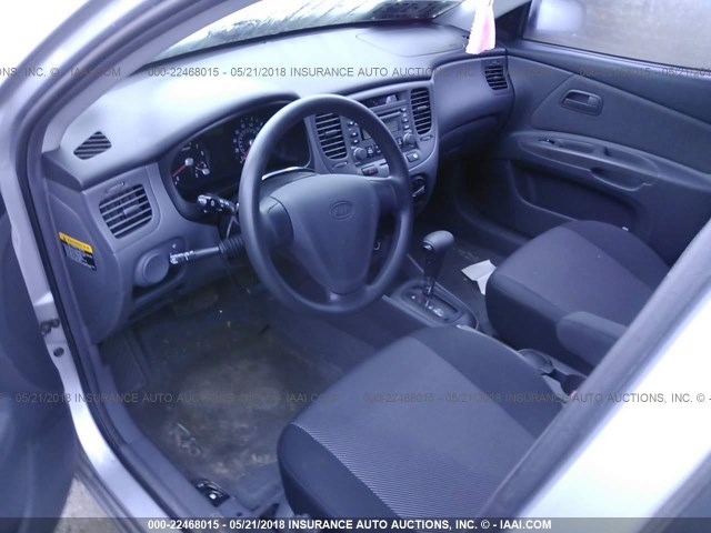 KNADE123266089752 - 2006 KIA RIO SILVER photo 5