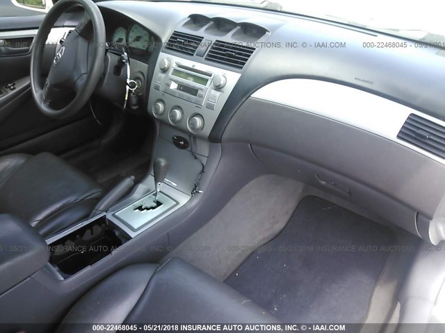 4T1FA38P94U036452 - 2004 TOYOTA CAMRY SOLARA SE/SLE თეთრი ფოტო 5