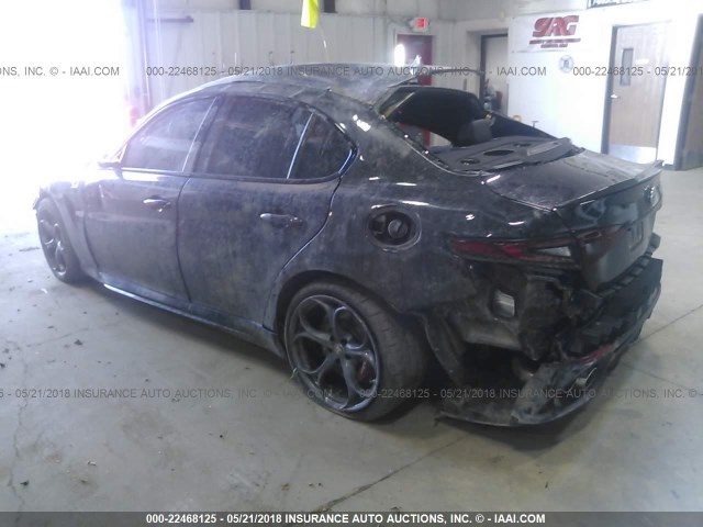 ZARFAEAV0H7518309 - 2017 ALFA ROMEO GIULIA QUADRIFOGLIO BLACK photo 3