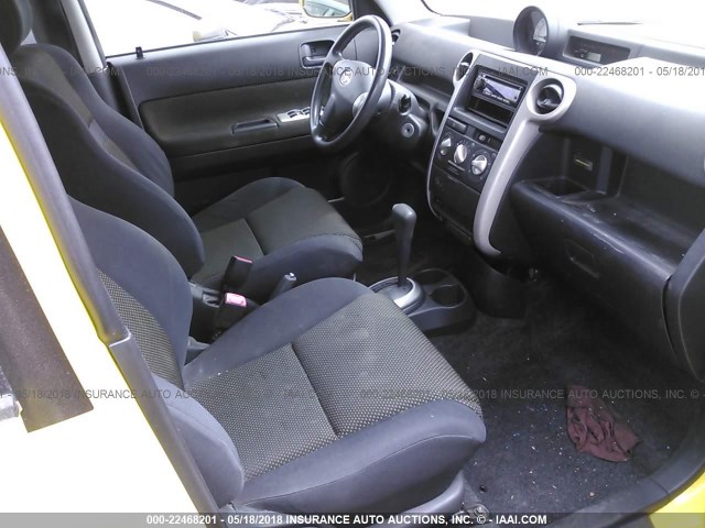 JTLKT324054015829 - 2005 TOYOTA SCION XB Gelb Foto 5