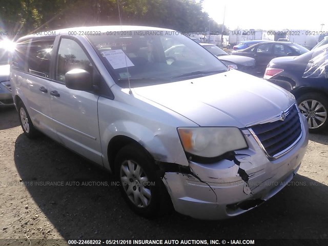 2A8HR44H98R708550 - 2008 CHRYSLER TOWN & COUNTRY LX SILVER photo 1