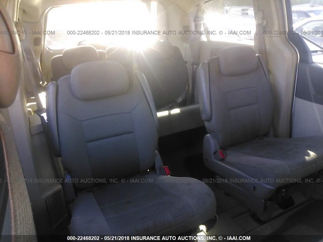 2A8HR44H98R708550 - 2008 CHRYSLER TOWN & COUNTRY LX SILVER photo 8