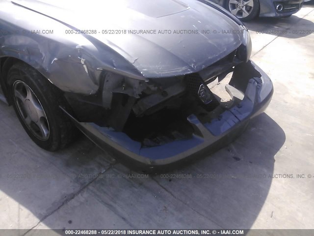 1FAFP40624F211825 - 2004 FORD MUSTANG GRAY photo 6