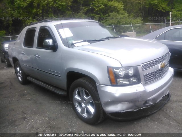 3GNTKGE3XBG288926 - 2011 CHEVROLET AVALANCHE LTZ SILVER photo 1