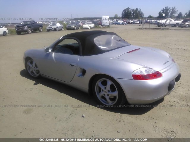 WP0CA2988XU625649 - 1999 PORSCHE BOXSTER SILVER photo 3