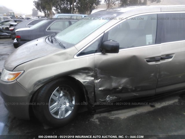 5FNRL5H28CB107692 - 2012 HONDA ODYSSEY LX 棕色 照片 6